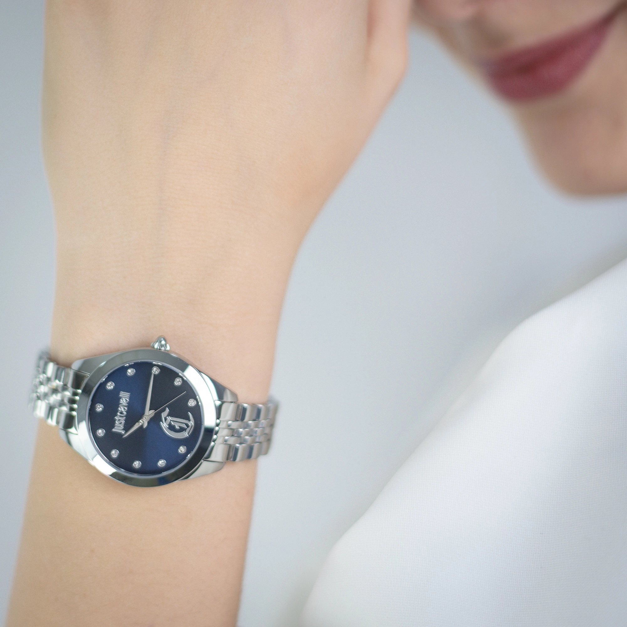 Just Cavalli Glam Chic JC1L309 Luna JC1L309M0045 weared watch image