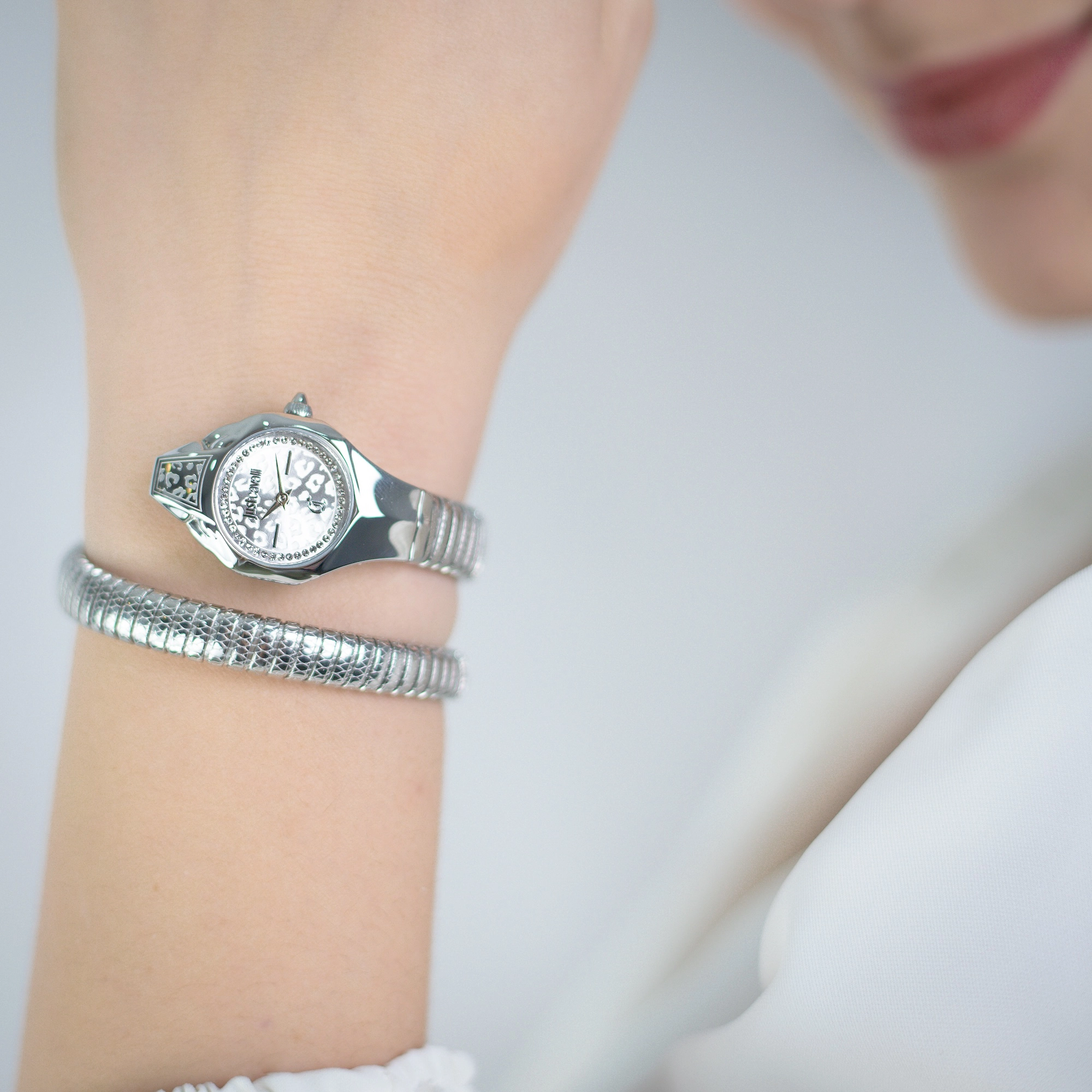 Just Cavalli Signature Snake JC1L354 Fiore JC1L354M0015 weared watch image