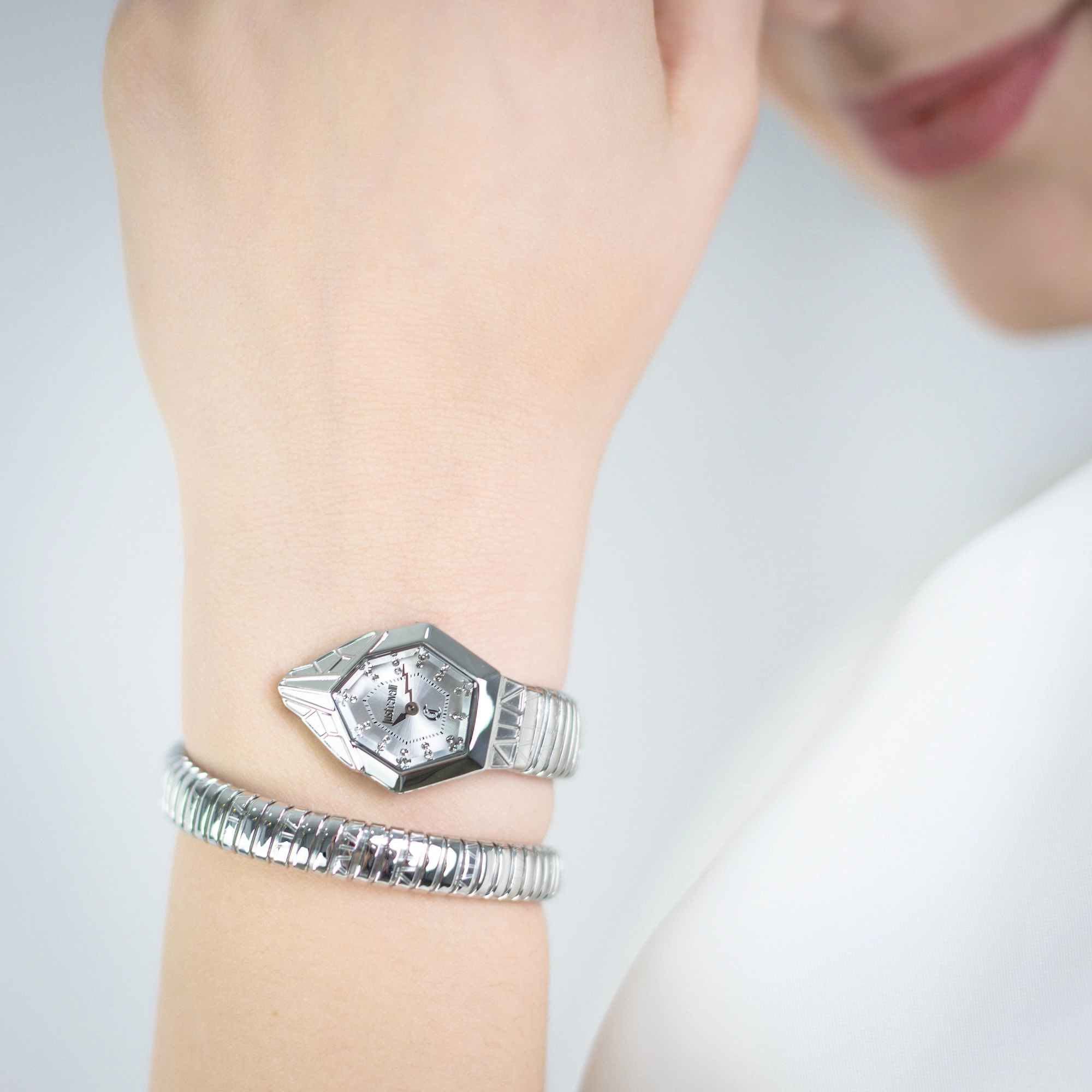 Just Cavalli Signature Snake JC1L358 Gemma JC1L358M0015 weared watch image