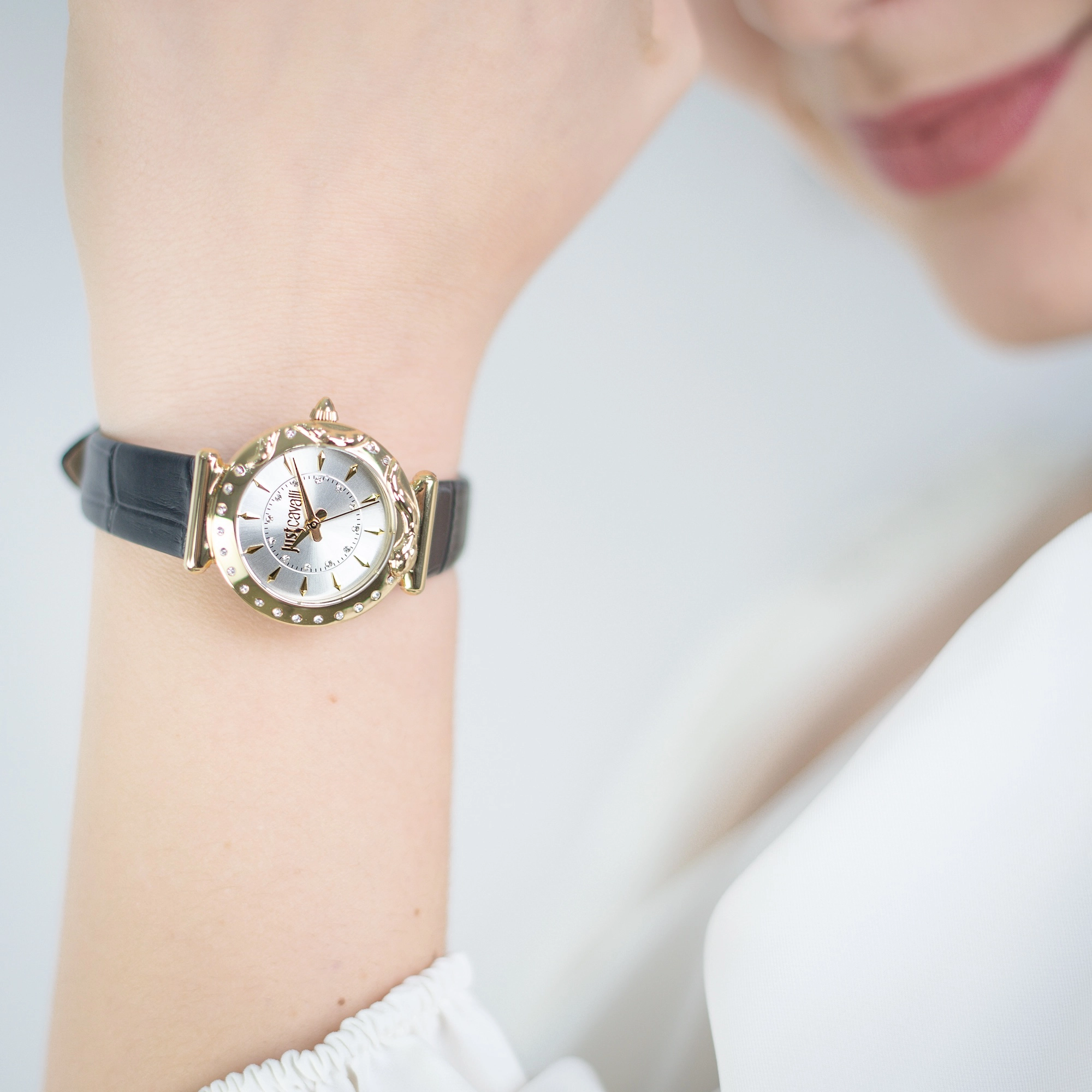 Just Cavalli Animalier JC1L363 Stella Snake JC1L363L0025 weared watch image